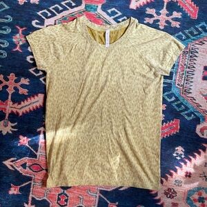 Athleta Momentum Seamless Tee Yellow Print, Sz Large